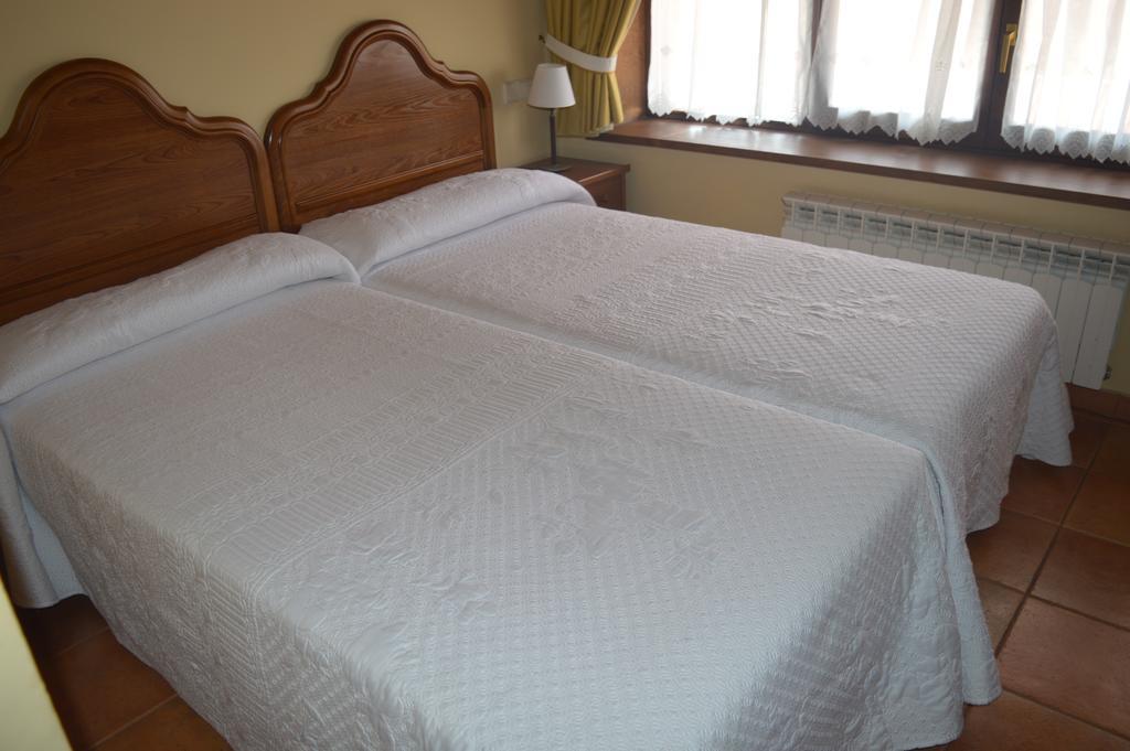 Hostal Revinuesa Ngoại thất bức ảnh