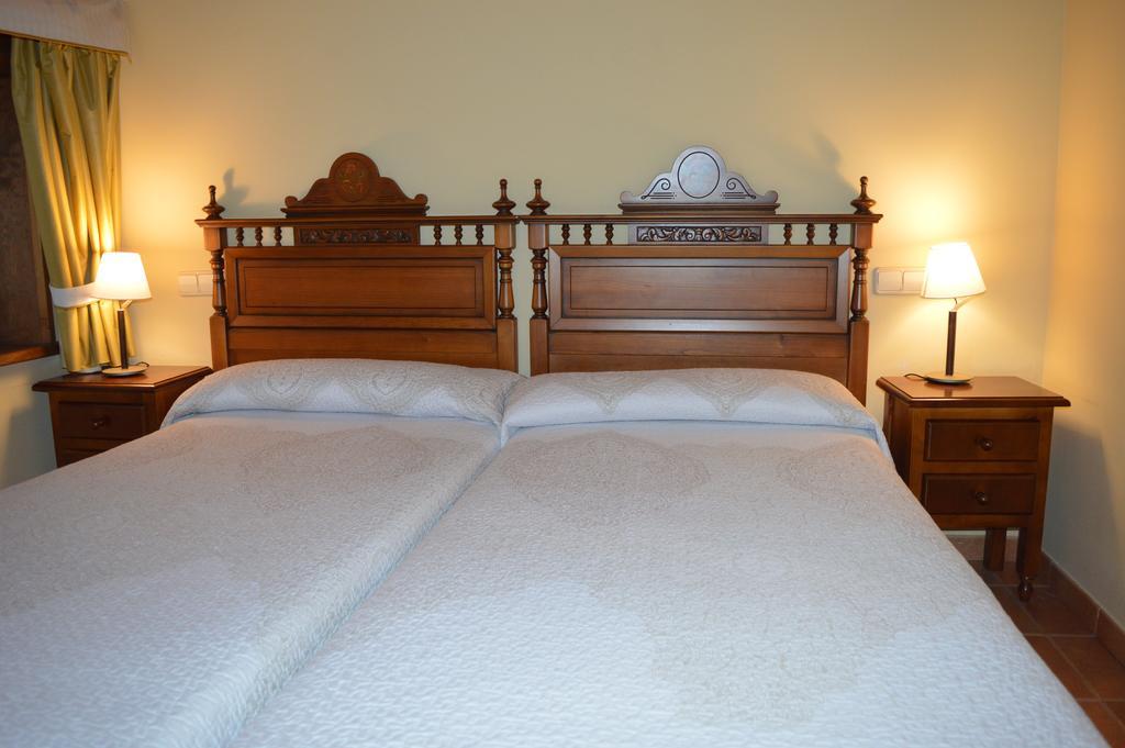 Hostal Revinuesa Ngoại thất bức ảnh