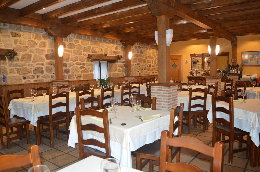 Hostal Revinuesa Ngoại thất bức ảnh