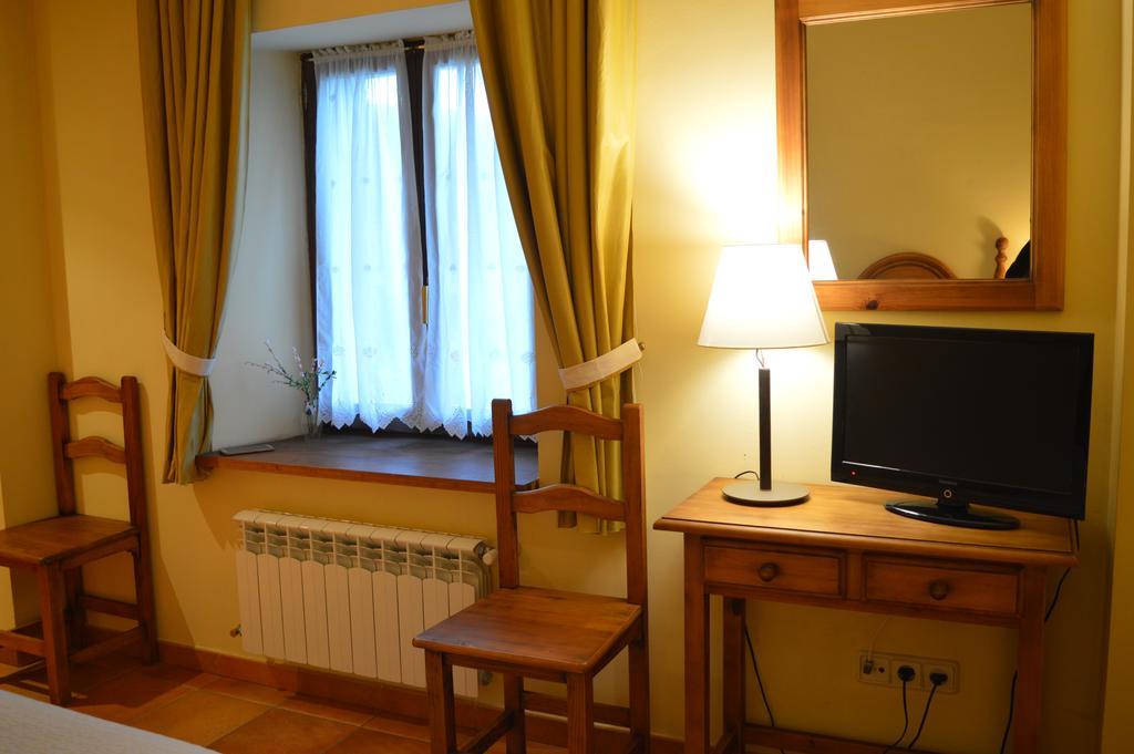 Hostal Revinuesa Ngoại thất bức ảnh