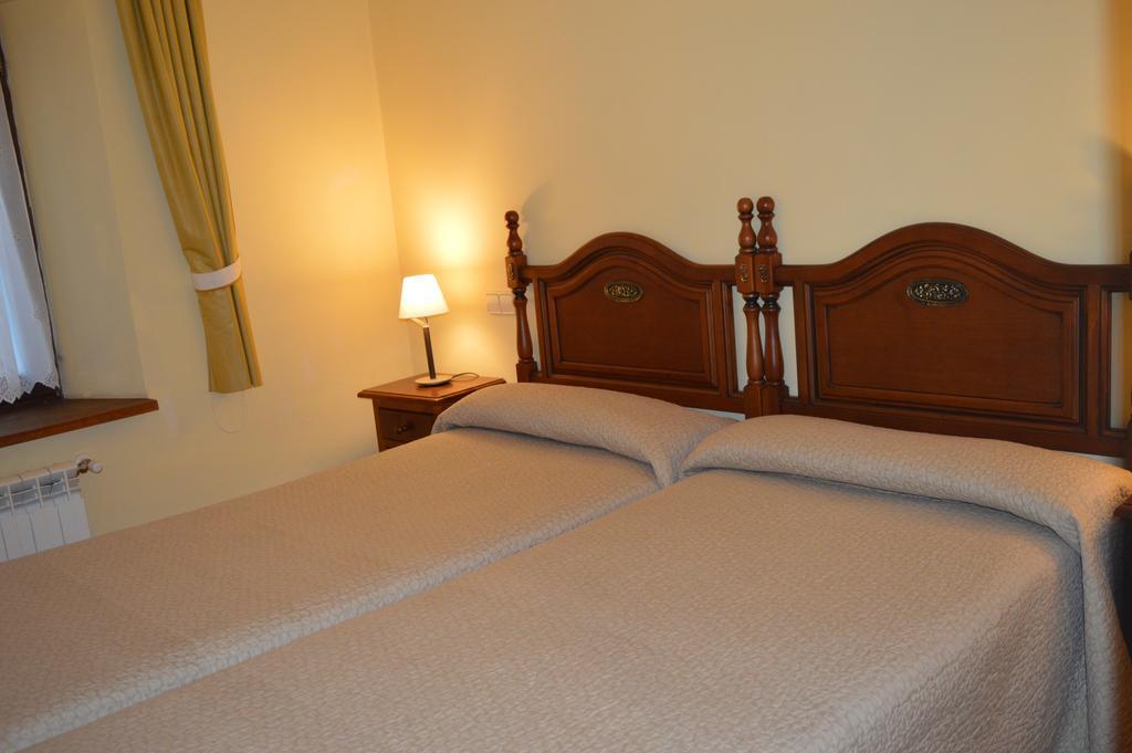 Hostal Revinuesa Ngoại thất bức ảnh