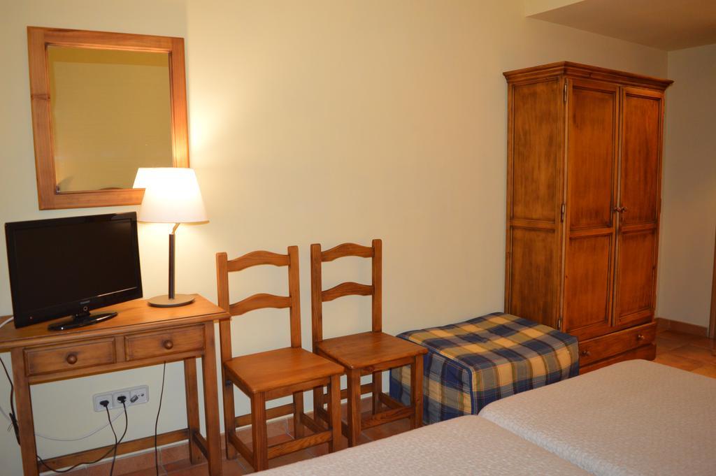 Hostal Revinuesa Ngoại thất bức ảnh