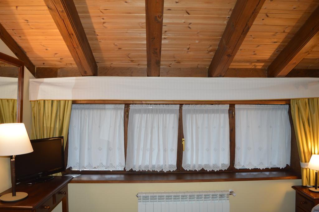 Hostal Revinuesa Ngoại thất bức ảnh