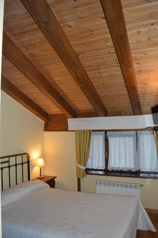 Hostal Revinuesa Ngoại thất bức ảnh